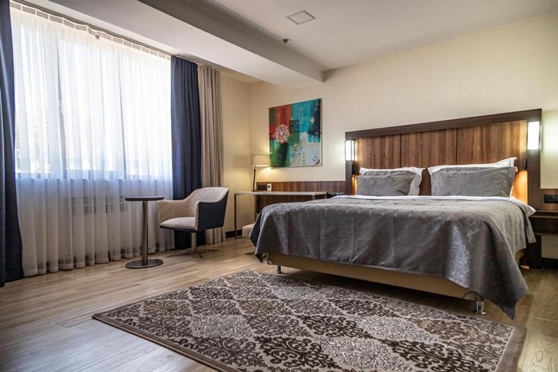 Avenue Park Hotel Yusufkhona Esterno foto
