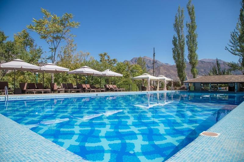 Avenue Park Hotel Yusufkhona Esterno foto