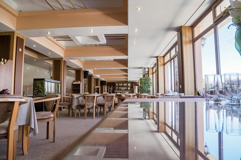 Avenue Park Hotel Yusufkhona Esterno foto