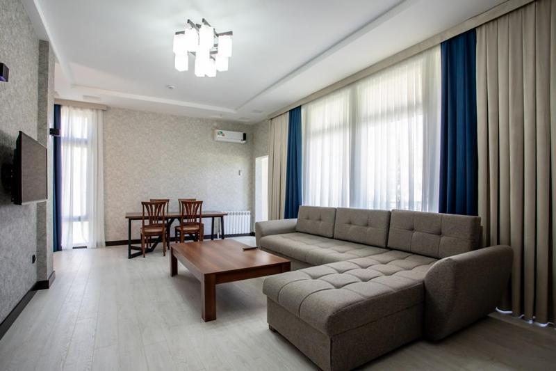 Avenue Park Hotel Yusufkhona Esterno foto