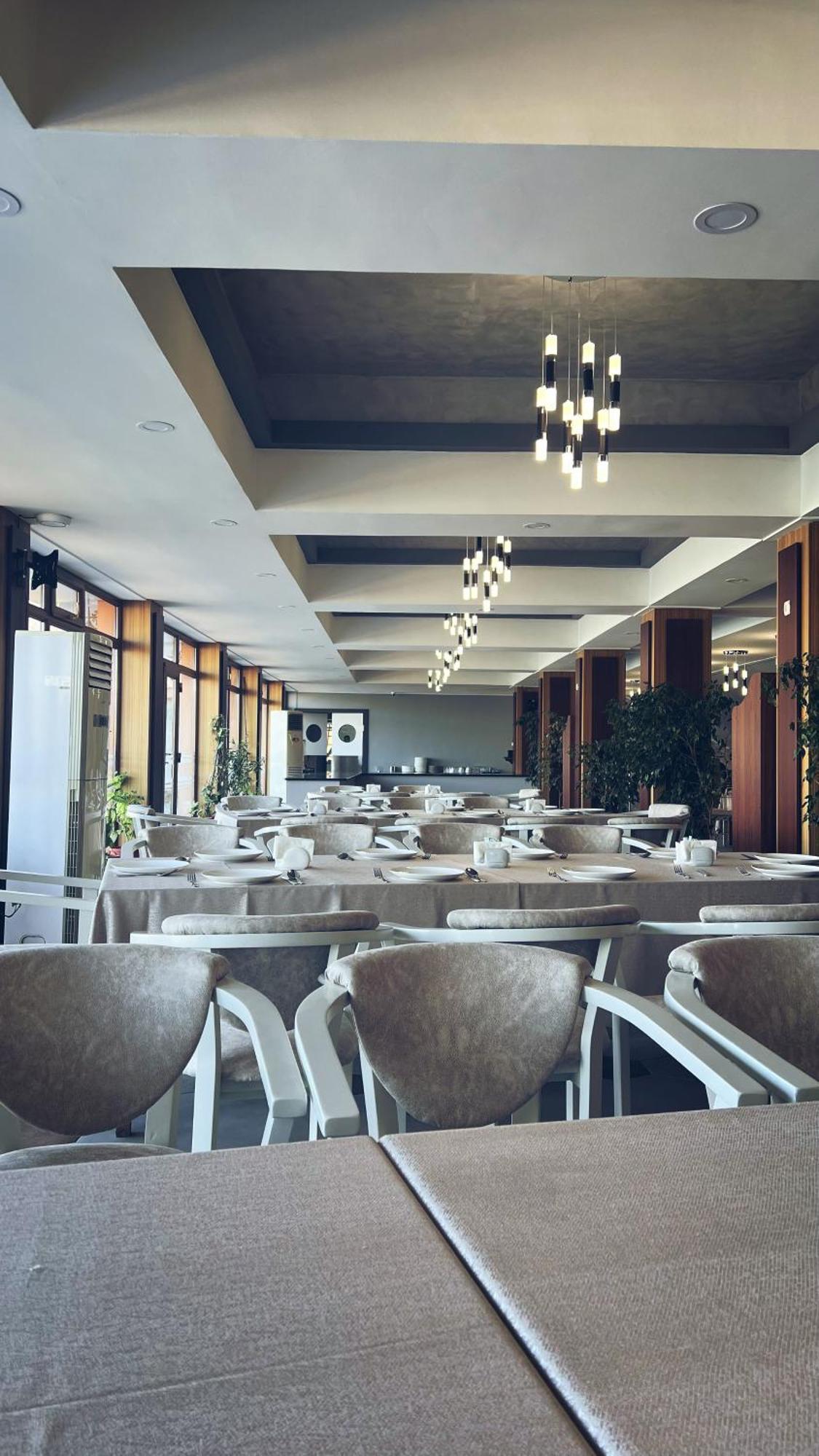 Avenue Park Hotel Yusufkhona Esterno foto